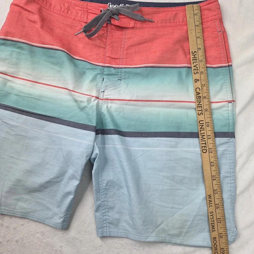 Goodfellow Swim Shorts Men 32 Multicolor Striped Board Shorts Excellent